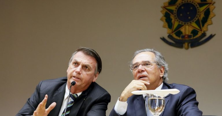 Bolsonaro Proposes 2021 Minimum Wage of R$1,067 – No Real Increase