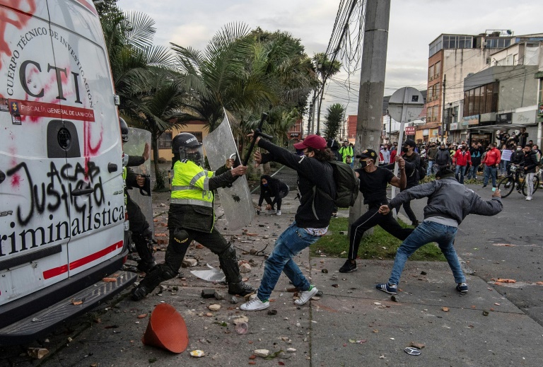 The event sparked a string of clashes between the population and the police forces in the Colombian capital.