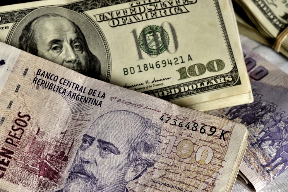 Argentines will be allowed to continue exchanging pesos for the maximum limit of US$200 per month.
