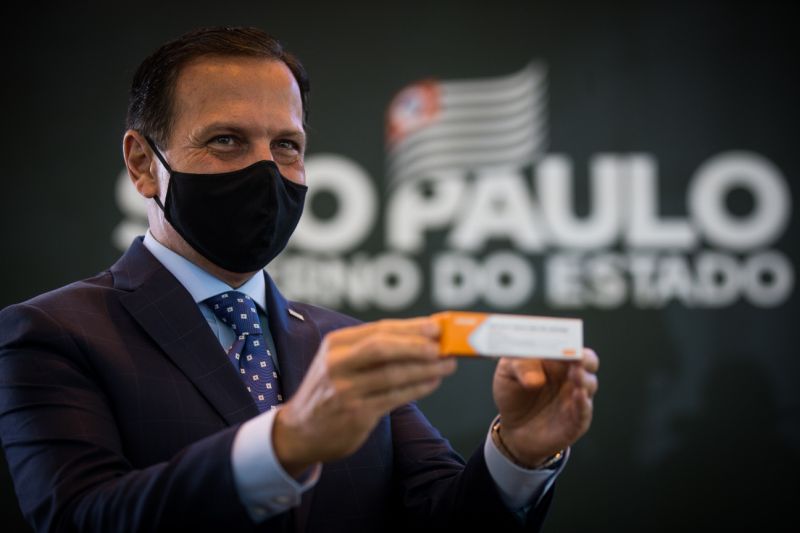São Paulo Governor João Doria announced yesterday that the first 120,000 doses of the Coronavac vaccine will reach the state on November 20th. According to the governor, a total of six million doses of the immunizer used against the novel coronavirus are expected by December 30th.