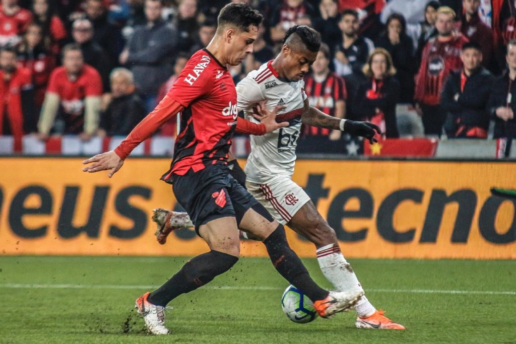 In a statement, the municipal authority reported that "the first match with an audience will be at the Maracanã stadium".