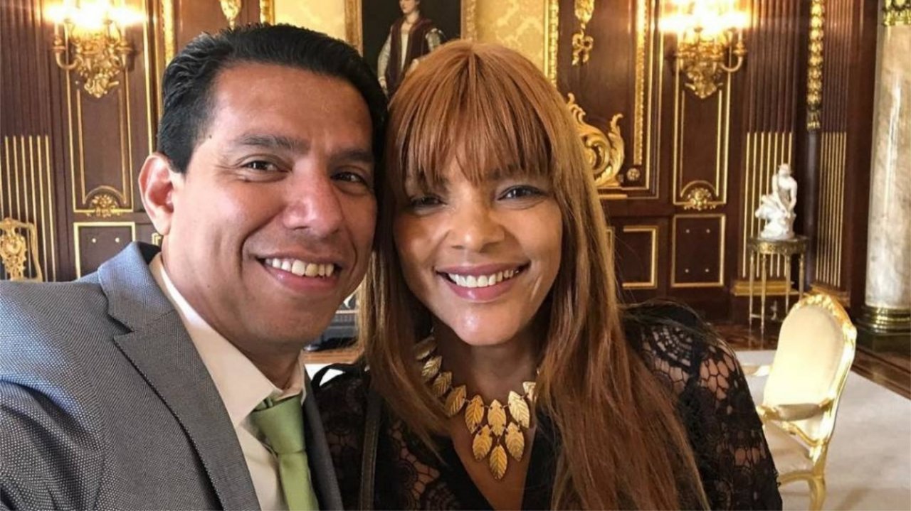 Pastor Anderson do Carmo (left) and Federal Deputy Flordelis (right).