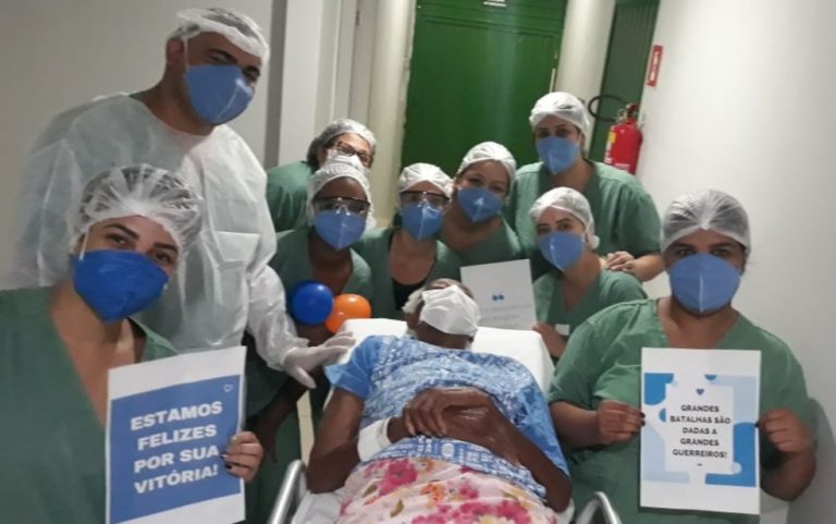 Woman Age 105, Cured of Covid-19, Leaves Hospital in Celebration in Goiás State