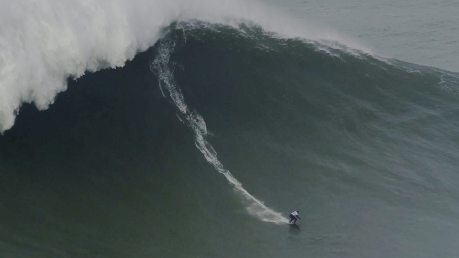 The mark was reached on February 11th, 2020, during the Nazaré Tow Surfing, the giant wave championship held at Praia do Norte, in Nazaré (Portugal).