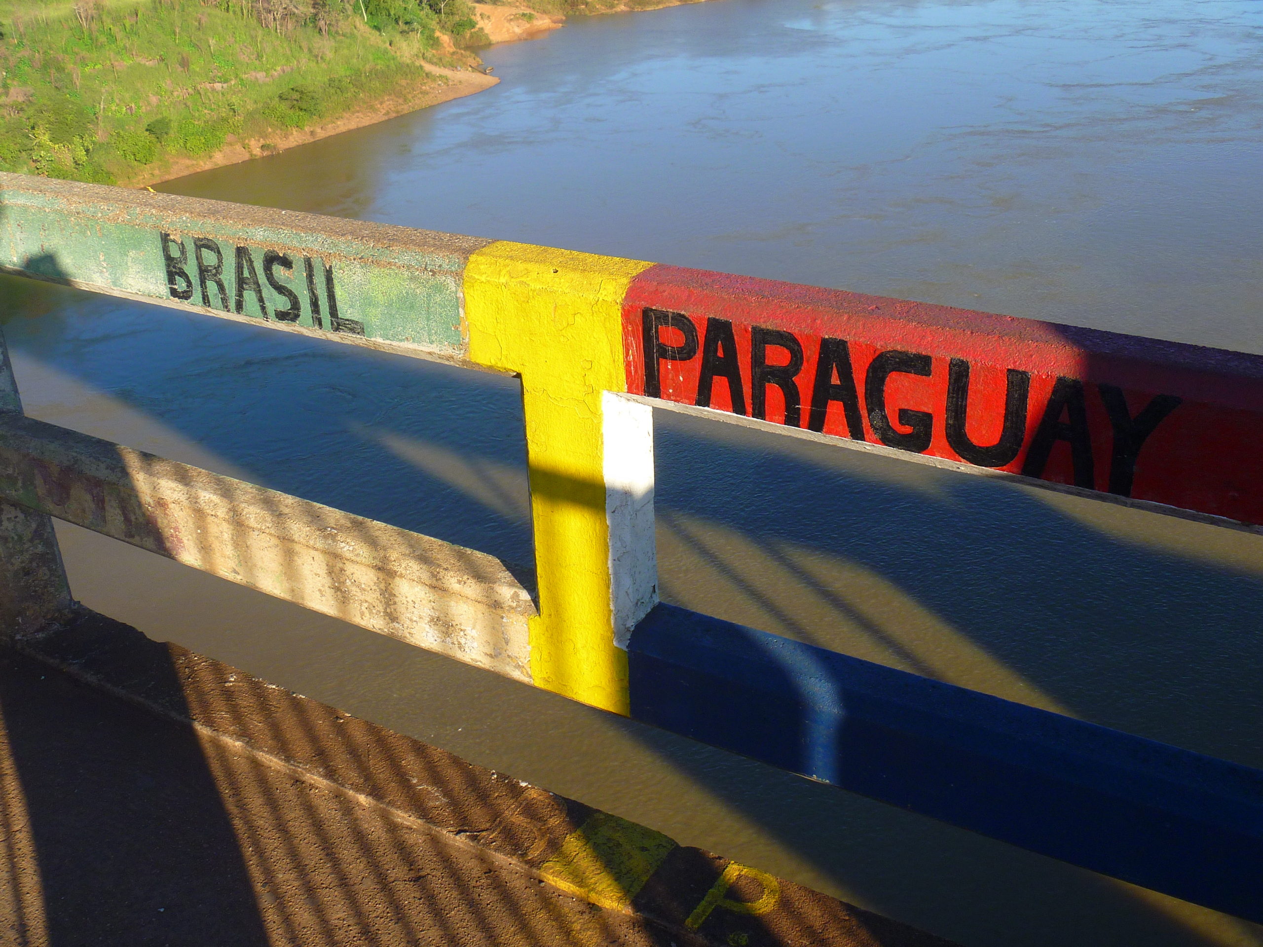 President Jair Bolsonaro announced on Thursday, October 15th, the reopening of Brazil's land borders with Paraguay, closed until now as a result of the coronavirus pandemic.
