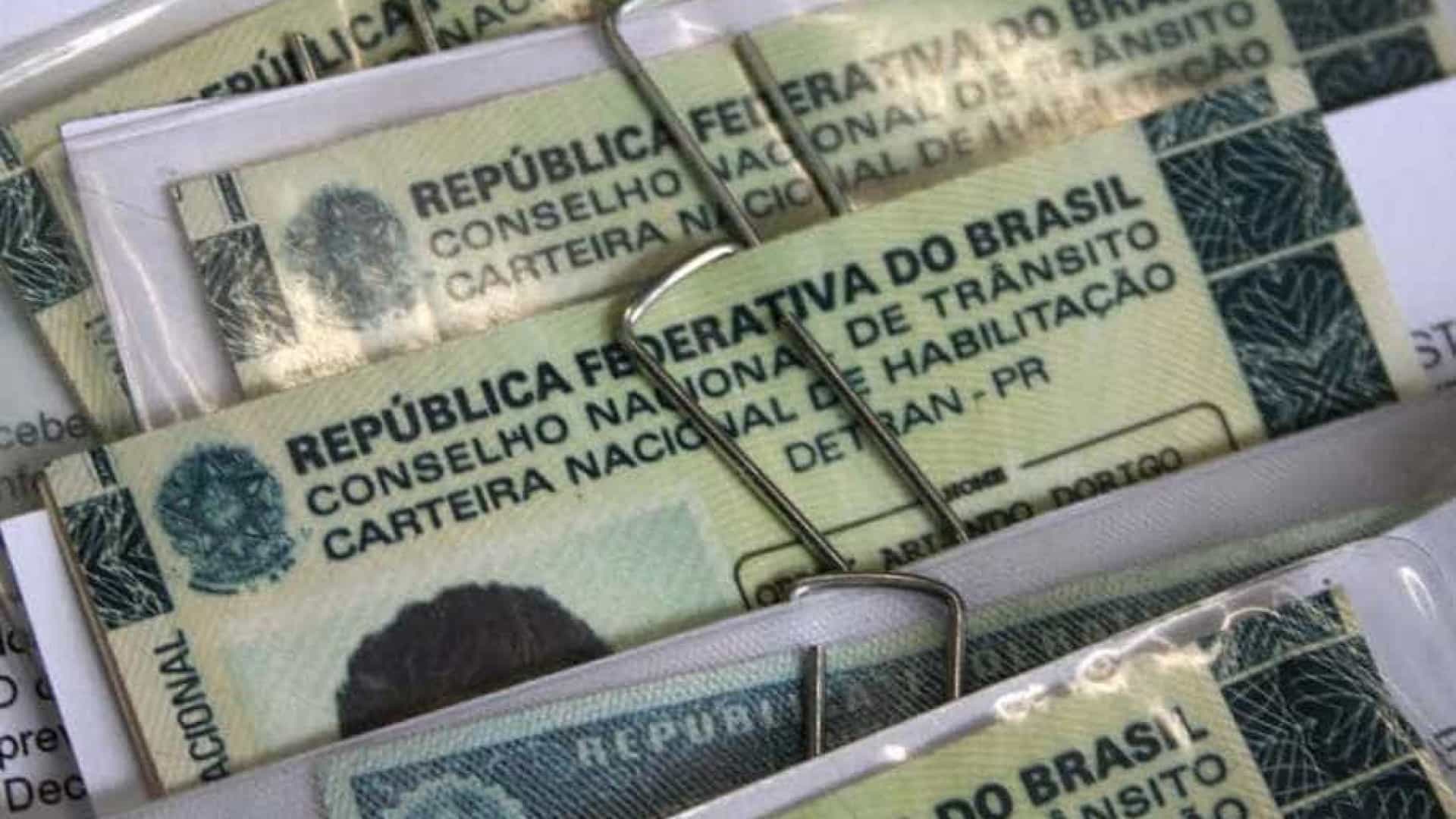 Mandatory since 2016, the toxicological test on bus, vans and truck drivers has already detected 170,000 drivers throughout Brazil who were regular drug users. Almost half of them drove public transport vehicles; the predominance (67 percent of them) is for cocaine use. The data are part of a SOS Estradas program study, focused on accident reduction and road safety.