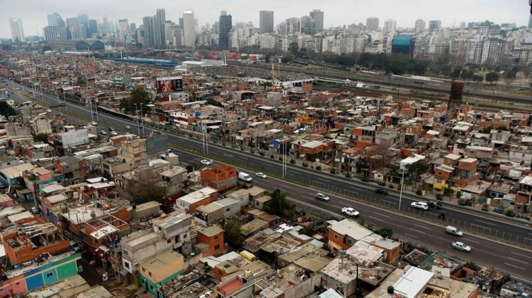 Poverty in Argentina reaches 36.5% in the first half of the year
