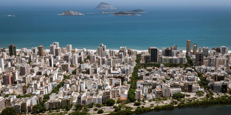 As an example, a R$1,500 rent with a contract through September would increase to R$1,769.