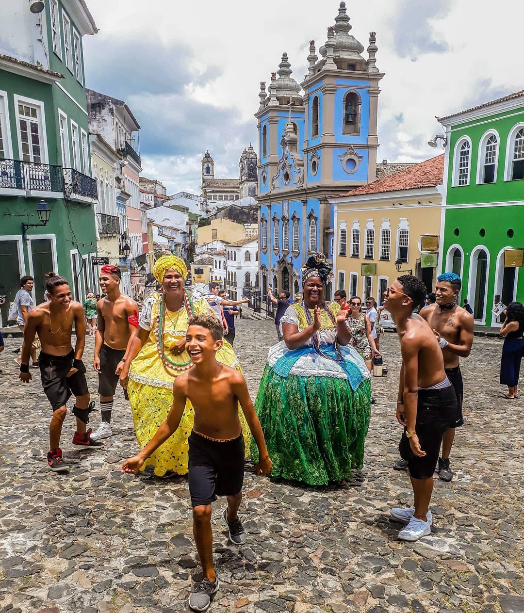 Brazilians are traveling to closer locations, preferring cottages and villas and want greater flexibility to adjust their trips. These trends have forced travel agencies and tour operators to work more closely with their partners, such as hotels, inns and airlines.