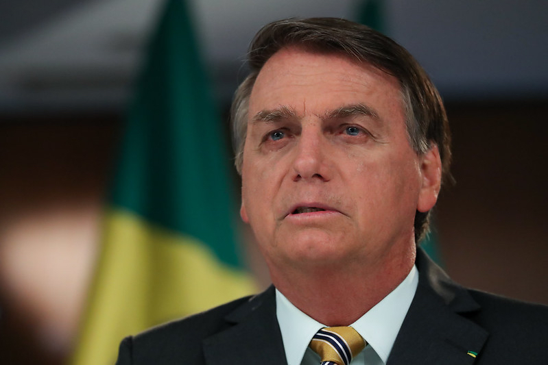 President Jair Bolsonaro said on Wednesday, October 21st, on social media that the "Brazilian people will not be anyone's guinea pig" when commenting on the Chinese Coronavac vaccine.