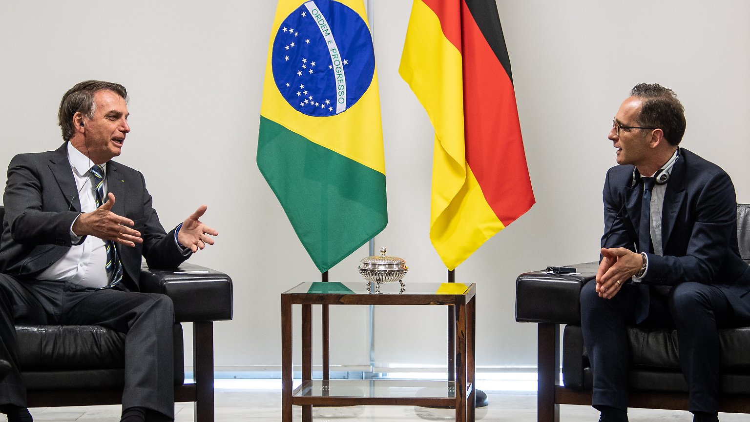 Brazilian President Jair Bolsonaro (left) and German Foreign Minister Heiko Maas (right).