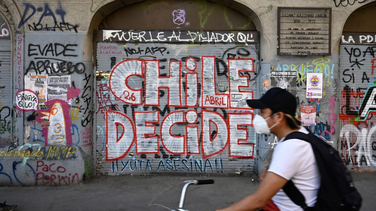 The Chilean population will decide if the country will pass or reject the drawing up of a new Constitution, in a vote on Sunday, October 25th.
