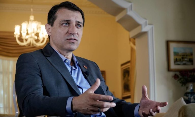 Warrants Issued Against Santa Catarina Governor Suspected of Embezzlement