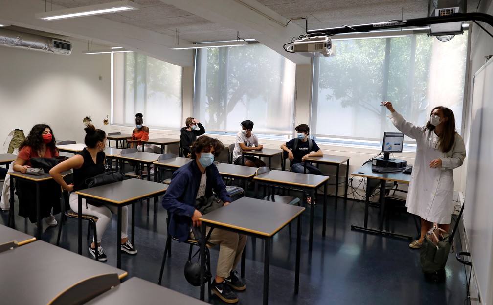 Despite understanding that keeping their distance will be required, students were excited to be able to catch up with their classmates.