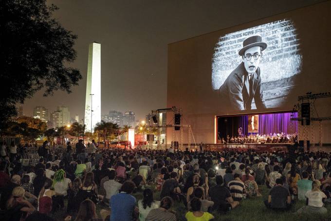 With 197 films from 71 countries, the event will have both online and drive-in format screenings. It will not be held in movie theaters.