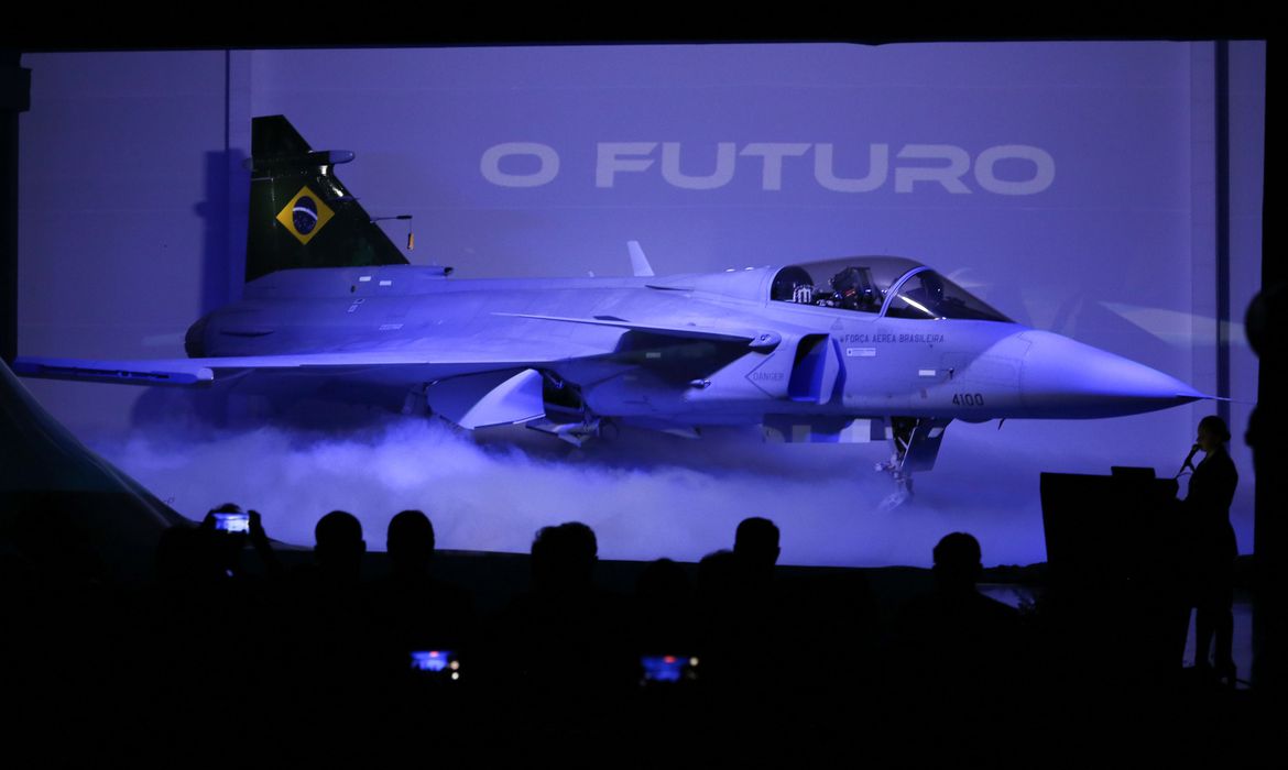 The aircraft presented is the first of 36 fighters to be delivered to the Brazilian Air Force by 2024.
