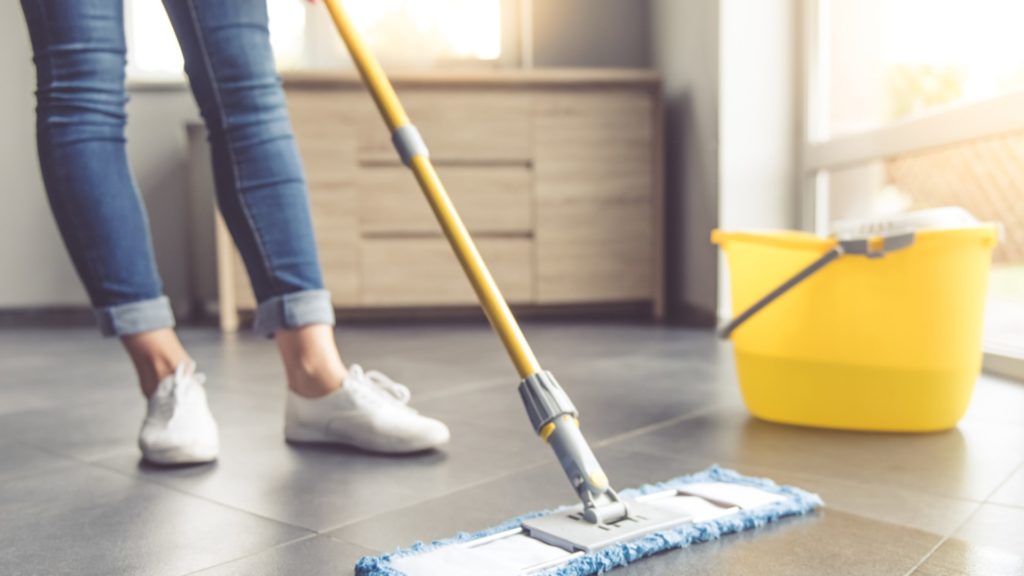 Figures from the IBGE (Brazilian Institute of Geography and Statistics) show that domestic and family service providers are still the ones who suffer most from the Covid-19 pandemic in Brazil.