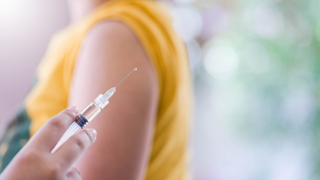 Less than a month ago, the vaccine trials in Brazil were suspended for a few days on suspicion that the drug would have caused serious adverse effects on a volunteer in the United Kingdom.