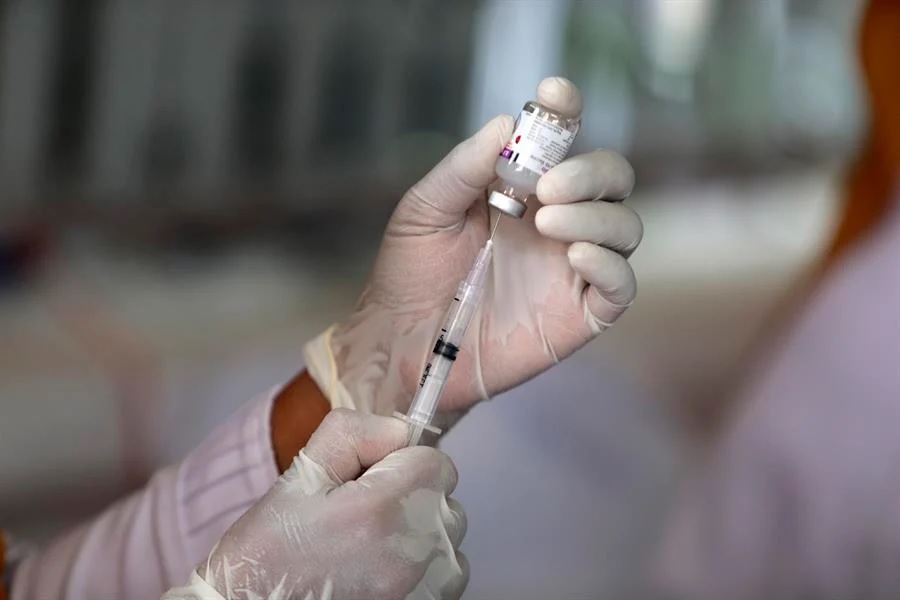 The discussion gathered momentum last week after Minister of Health Eduardo Pazuello announced an agreement to purchase the Chinese vaccine but President Jair Bolsonaro ruled it out until the vaccine's efficacy is confirmed.