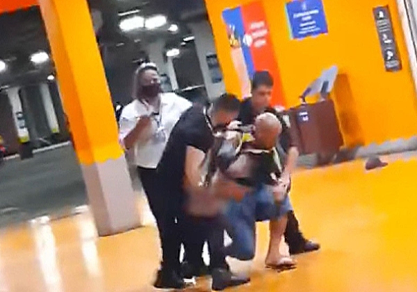 Supervisor Adriana Alves Dutra had the authority to stop the guards from beating 40-year-old Joao Alberto Silveira Freitas on November 19, said homicide investigator Vanessa Pitrez with the Civilian Police.