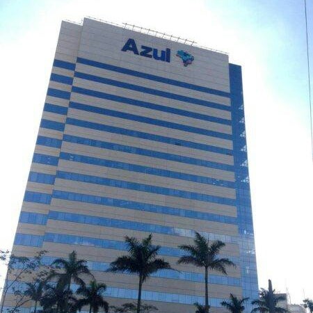 Azul believes that sooner or later corporate travel will come back with vigor. The airline posted a loss of US$1.2 (R$6.54( billion in Q3 this year, but now sees strong indications of recovery and expects to grow with domestic travel, cargo transport and even corporate travel.
