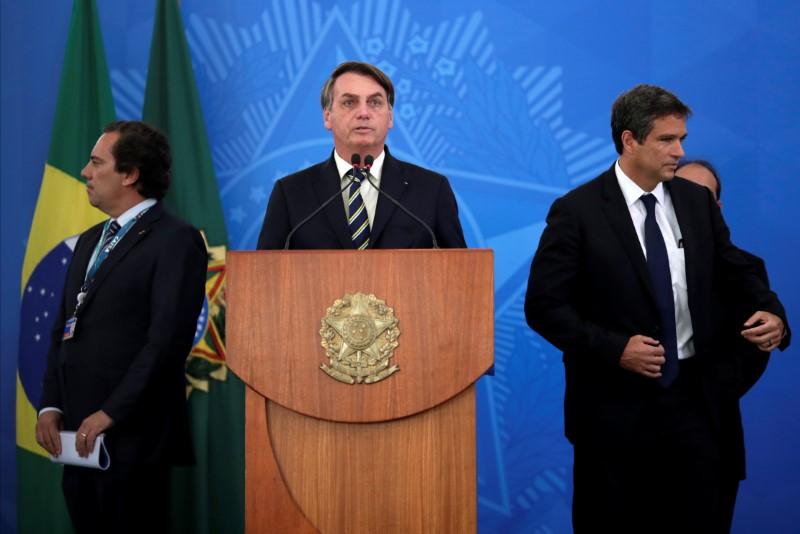 After saying that Brazil needs to stop being a country of "sissies" and face the novel coronavirus, President Jair Bolsonaro congratulated rural producers for not having been "soft" during the Covid-19 pandemic, in reference to a biblical passage.