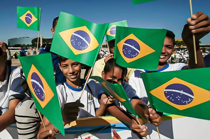 In Brazil, 28 percent of children aged between four and five are enrolled in establishments with no complete basic sanitation - i.e., lack of filtered water, sewage disposal or garbage collection.
