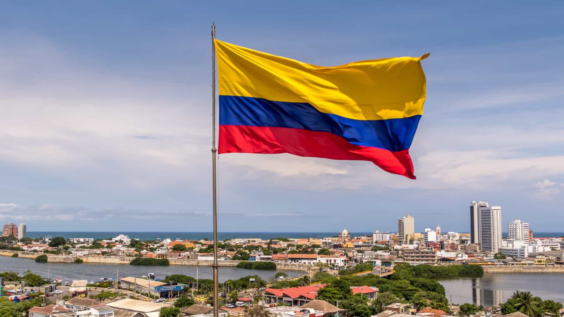 A mudslide destroyed a dance club and killed seven people in northern Colombia early Monday, November 23th, as the country reels from heavy rains. (Photo internet reproduction)