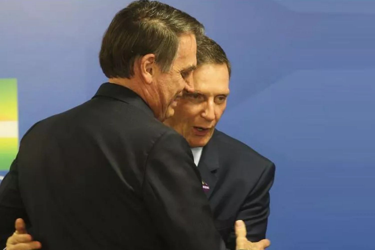 Crivella's campaign advertising is one minute long, with President Jair Bolsonaro speaking for about 40 seconds, which exceeds the 25 percent limit for a supporter's participation in the electoral program, as stated in the law.