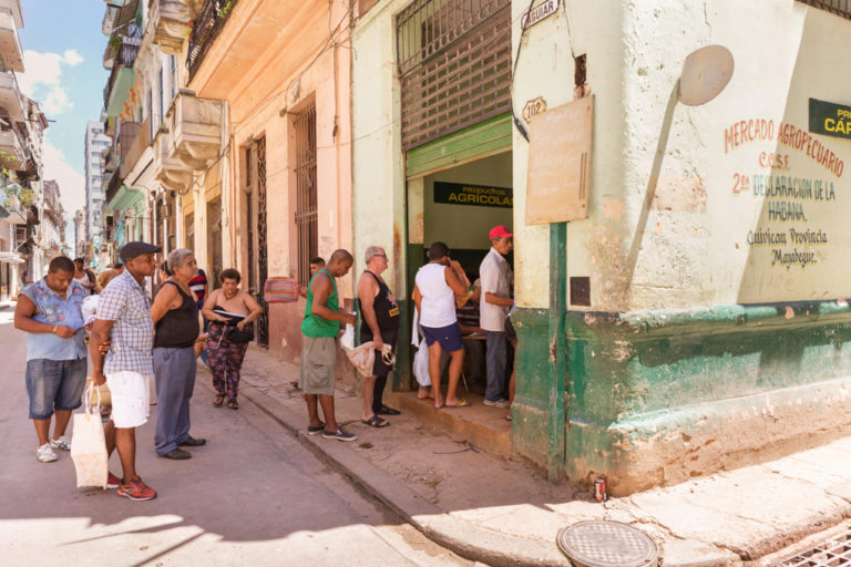 Facing Severe Shortages, Cubans Team up on WhatsApp  and Telegram to Swap and Shop