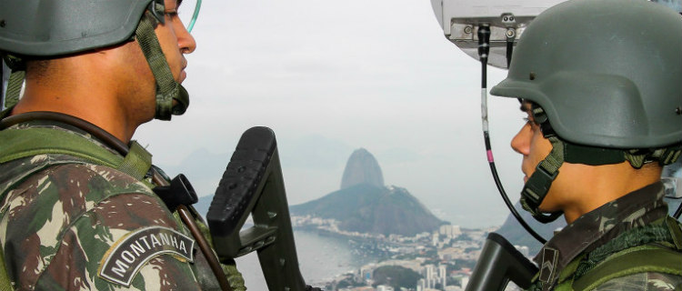 Bolsonaro Extends Rio de Janeiro Armed Forces Security Intervention through 2021