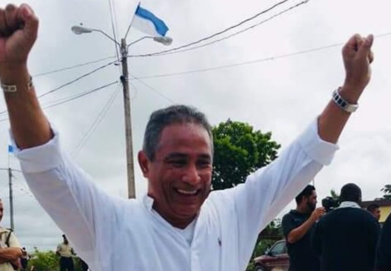 Change of Power in Belize: Center-Left Party Appoints New Prime Minister