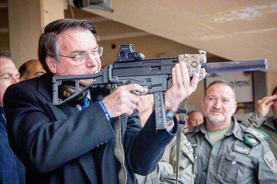 bolsonaro-gun