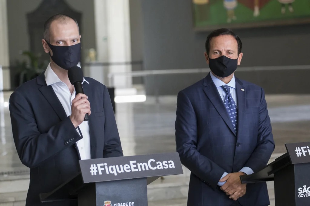 São Paulo City Mayor Bruno Covas (left) and São Paulo State Governor João Doria (right).