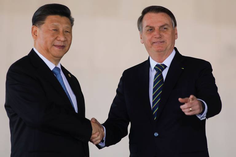 Chinese President Xi Jinping (left) and Brazilian President Jair Bolsonaro (right).