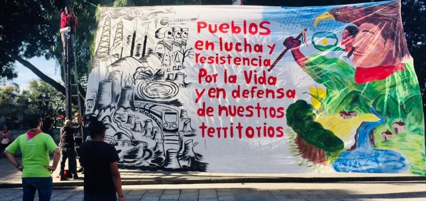 In a forum involving international bodies such as the Inter-American Commission on Human Rights and the UN Rapporteur on the Rights of Indigenous Peoples, Francisco Cali, Jorge Oziel Pech of the collective "Maya de los Chénes" stressed that agribusinesses, solar and wind farms, and now the Maya train project "systematically violate their right to autonomy and self-determination".