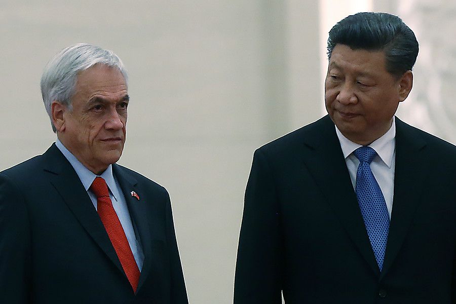 Chilean President Sebastián Piñera (left) and Chinese President Xi Jinping (right).