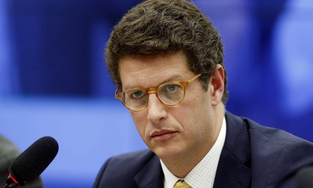 Brazilian Environment Minister Ricardo Salles is losing prestige within the government, who continues to try to "pass new laws" in the country's environmental regulations and is collecting suspicions regarding his personal assets, such as those involving his apartment in São Paulo. Since Biden's victory, he - along with Foreign Minister Ernesto Araújo - has had his name listed for a replacement.