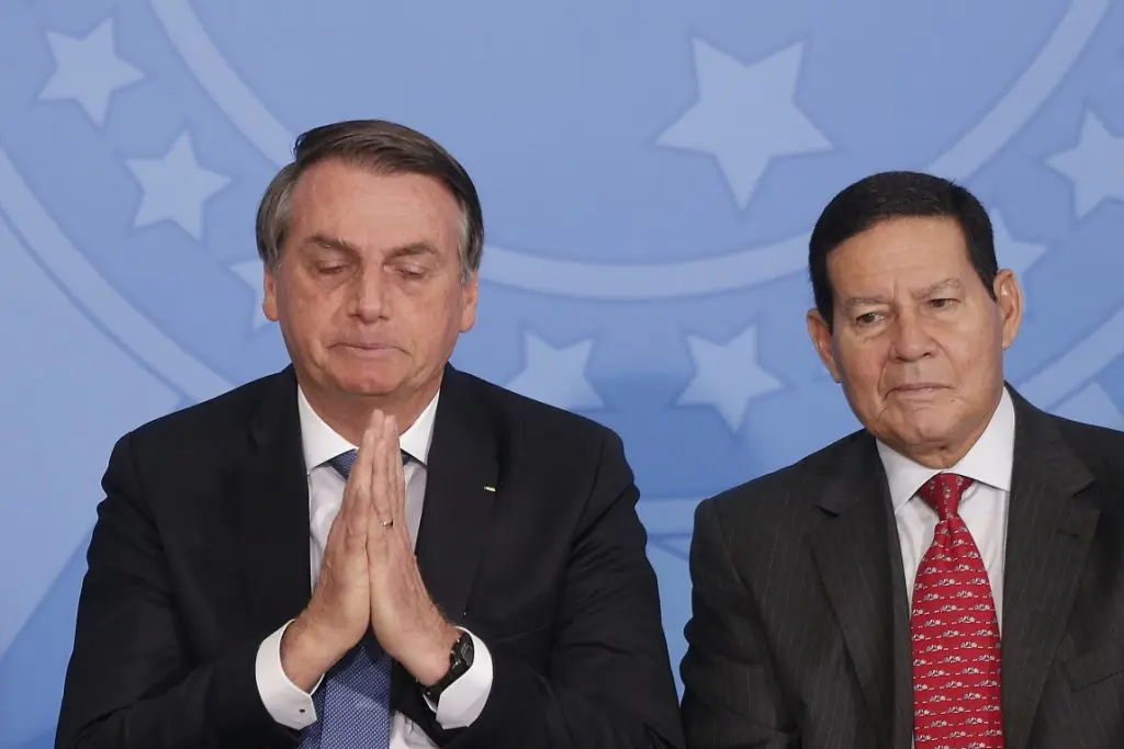 After Vice President Hamilton Mourão advocated the use of Chinese Huawei technology to implement 5G in Brazil, President Jair Bolsonaro disallowed him and sent a him a message at an event in the Planalto on Tuesday, December 8th. T