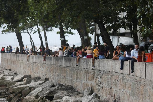 Amid a worsening second wave of coronavirus infections and mounting domestic pressure, Brazil’s Health Minister Eduardo Pazuello pledged on Thursday, December 10th, to vaccinate the country’s entire population against COVID-19 in 2021.