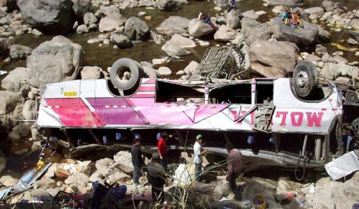 Bus Plunges Into Ravine, Killing 12 in Bolivia
