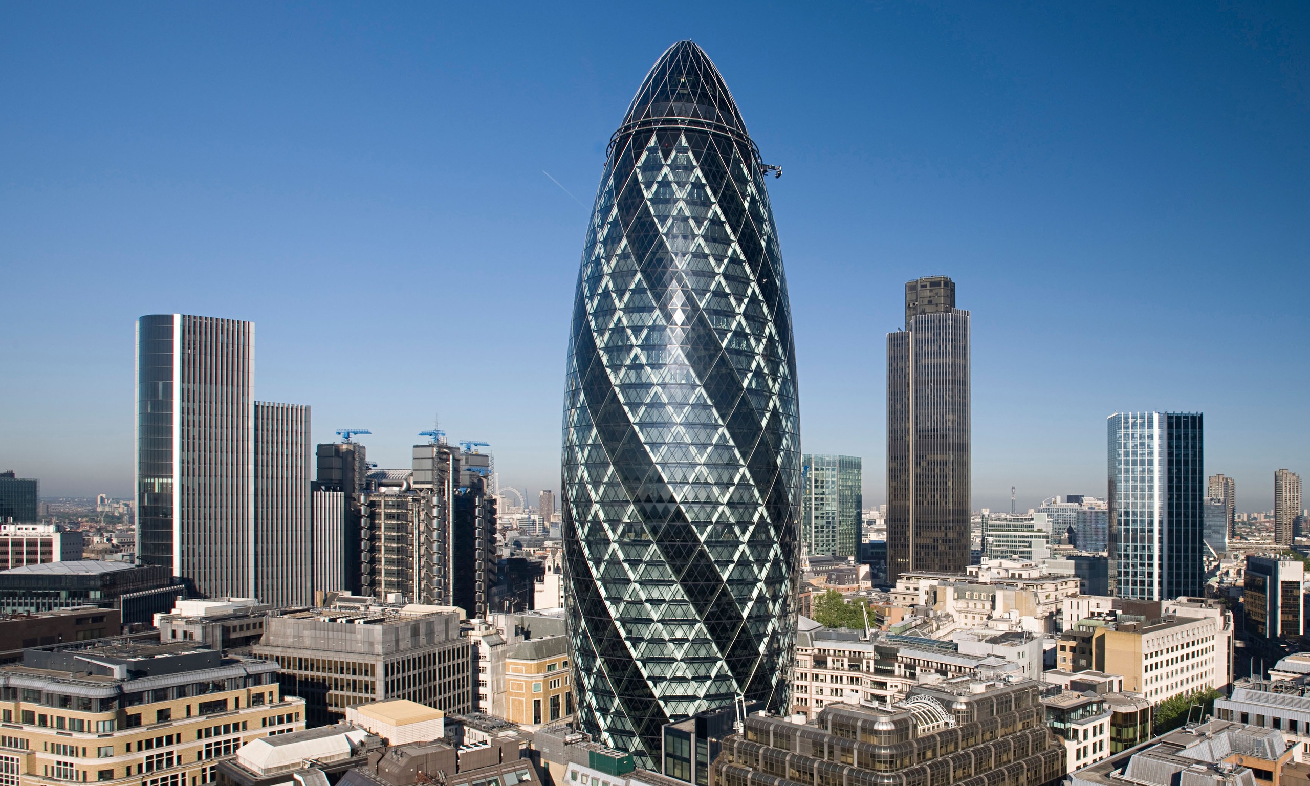 The Gerkin building in London was built by reinsurer Swiss Re. (Photo internet reproduction)