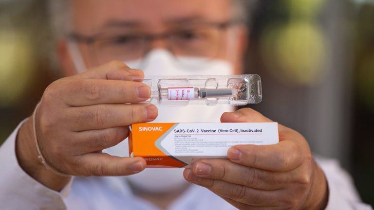 Butantan Institute Claims CoronaVac Is “Safest” Vaccine Tested in Brazil