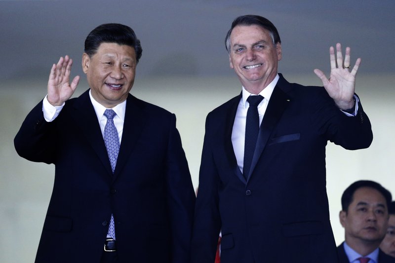 Chinese President Xi Jinping (left) and Brazilian President Jair Bolsonaro (right).