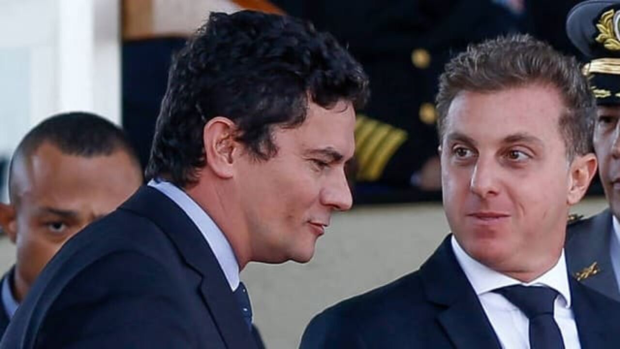Former Brazilian Justice Minister Sérgio Moro (left) and Brazilian TV presenter Luciano Huck (right).