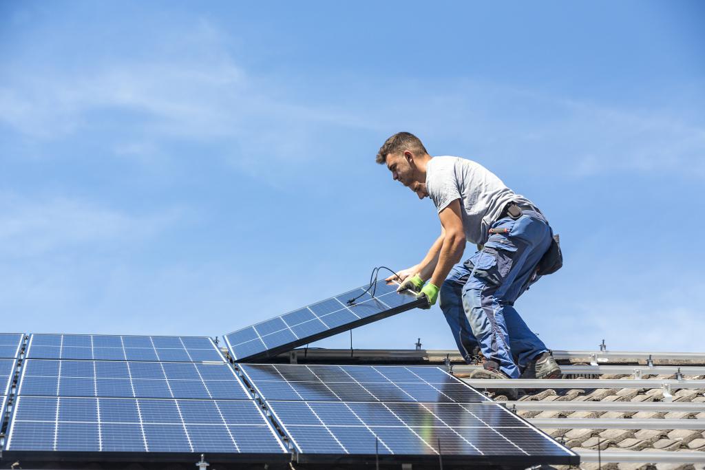 Consumer-generated solar power breaks record in Brazil