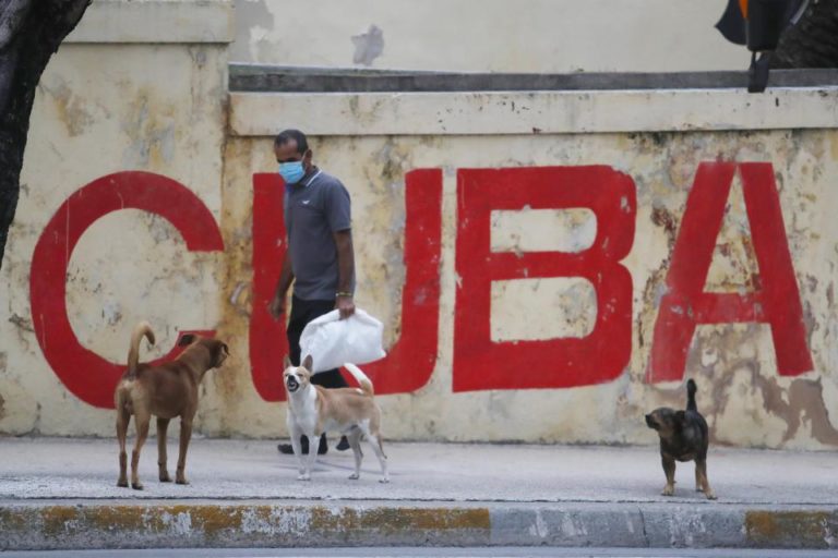Cuba Closes Schools, Bars and Restaurants as Coronavirus Rebounds