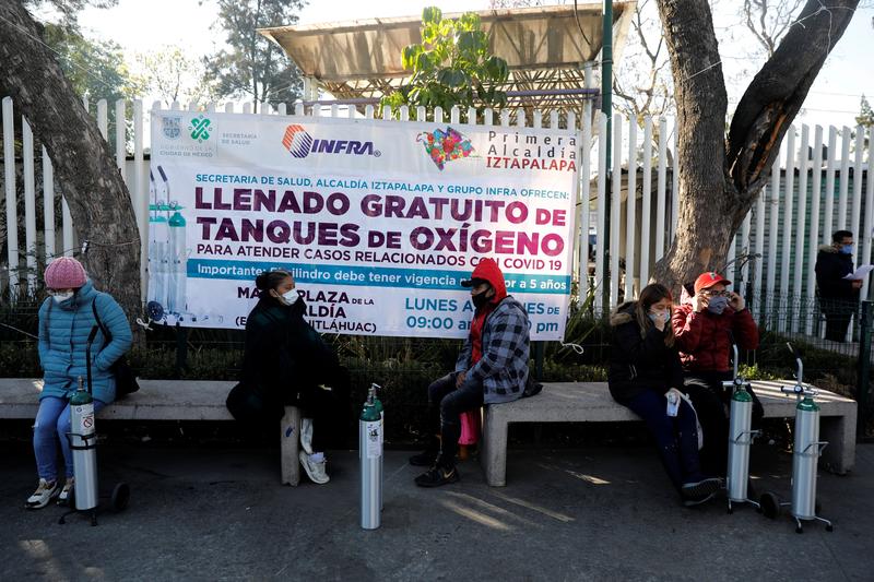 Mexico City Mayor Claudia Sheinbaum said on Friday, January 8th, that the capital would remain at the highest coronavirus alert level for the time being as authorities seek to contain the spread of the pandemic, which has stretched local hospitals.