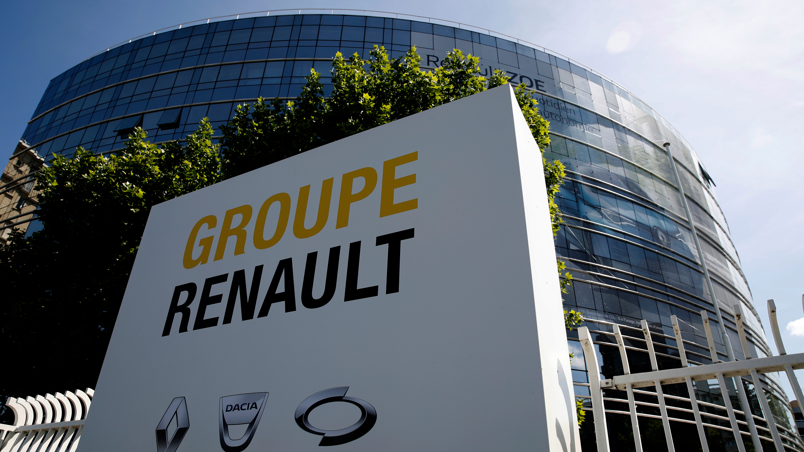Virus Outbreak France Car Industry Rescue