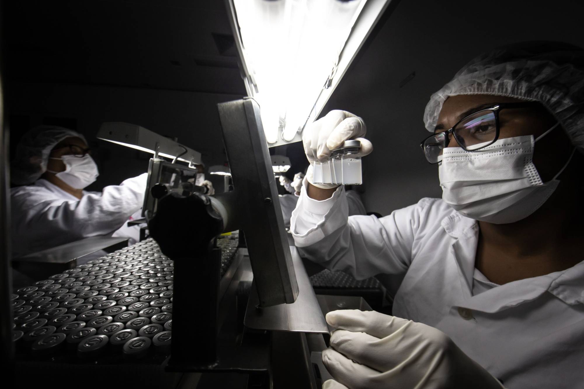 Covid-19 vaccination rate in Colombia falls by more than 80%